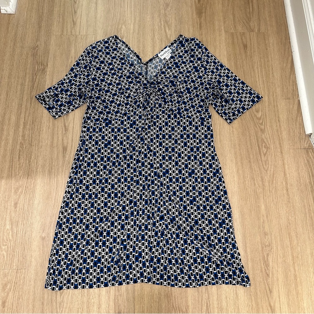 NorthStyle Geometric Print Twist Dress V Back